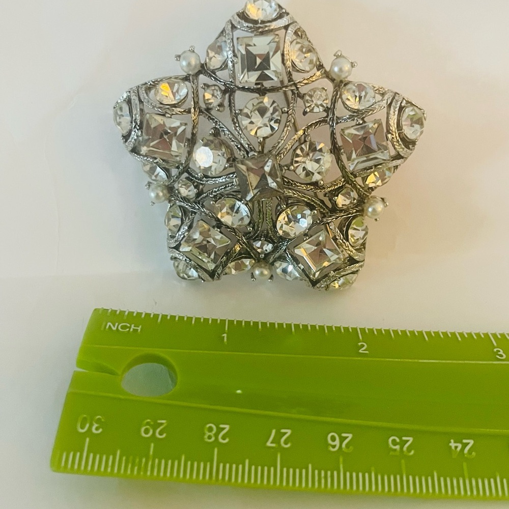 Signed Lisner Star Brooch - Picture 7 of 7